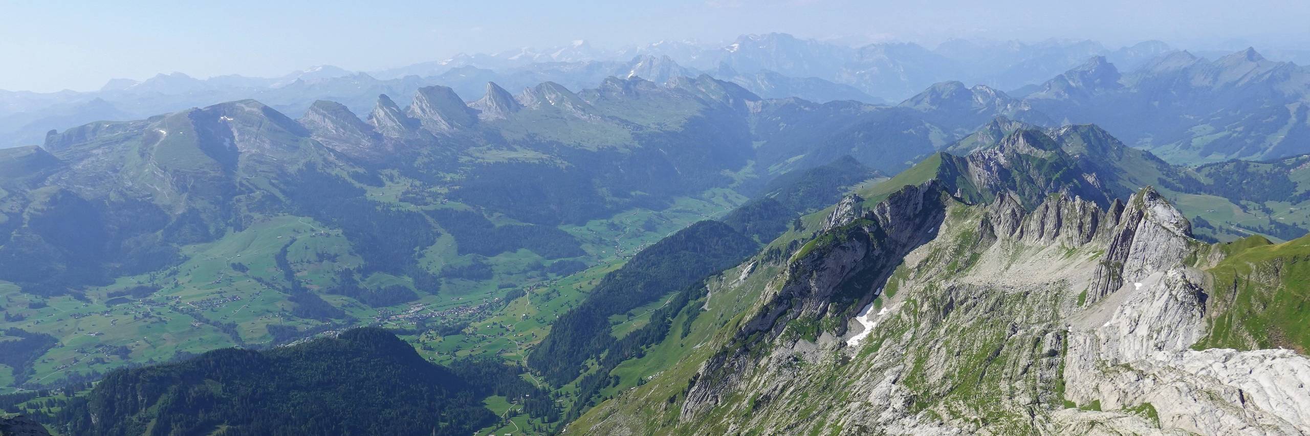 Sicht auf die Churfirsten im Toggenburg